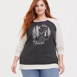 TORRID CHARCOAL GREY BORN TO WANDER GRAPHIC RAGLAN SWEATSHIRT TUNIC